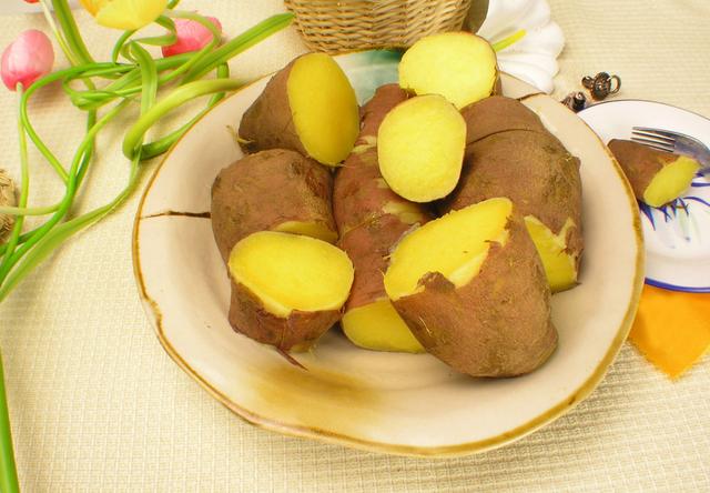 养胃的食物有哪些 红薯暖胃菠菜益肠胃