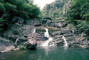 四明山上传说多 仙人得道无处寻