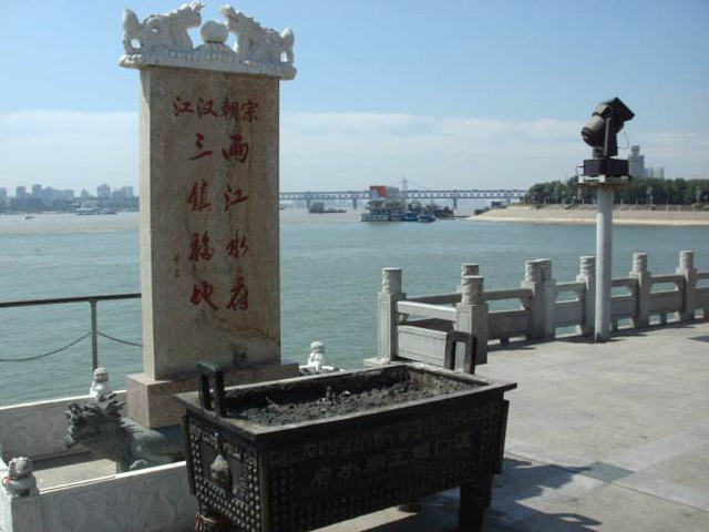 二月二：仲春遘时雨，东方苍龙现