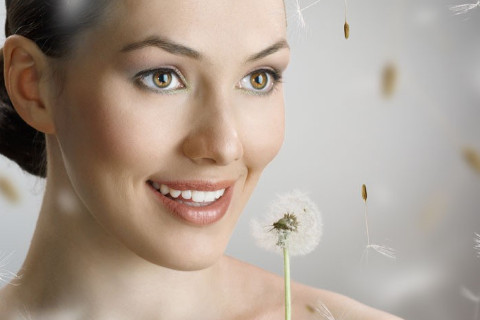 轻易被骗而吃亏的四种女人面相