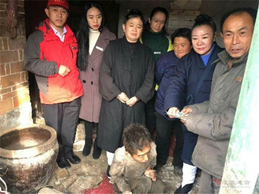 山东临清市皇殿岗玉皇庙开展爱心扶贫活动