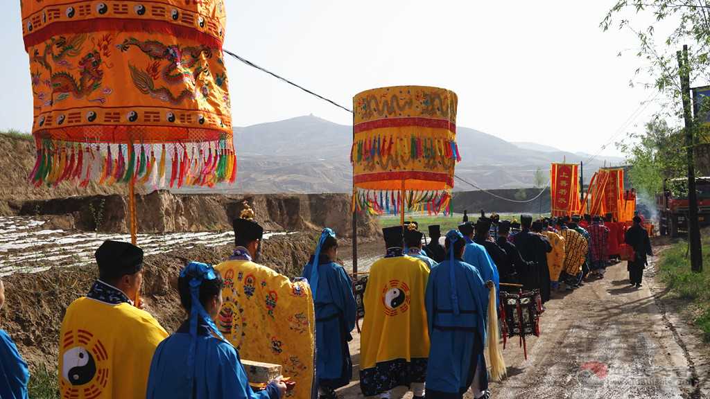 通渭湛龙观第三届超度祈福法会举行请水荡秽等科仪