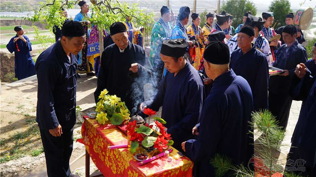 通渭湛龙观第三届超度祈福法会举行请水荡秽等科仪