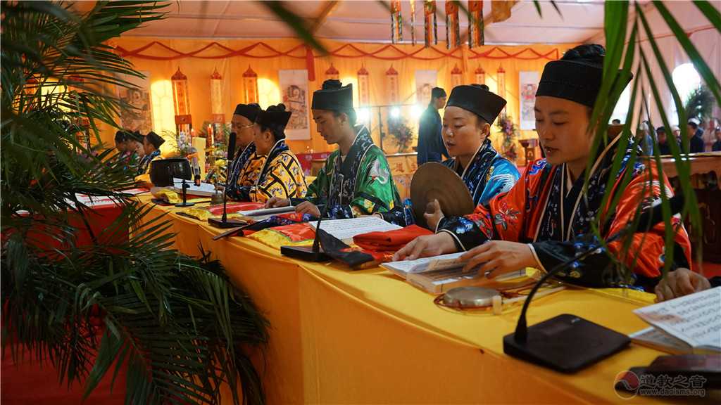 通渭湛龙观第三届超度祈福法会举行度人总朝等科仪