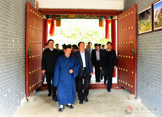 平凉市相关部门领导指导崆峒山道教工作