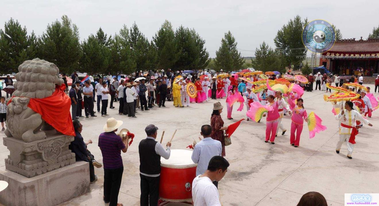 榆林市榆阳区金巡山庙举行端午节秧歌大赛