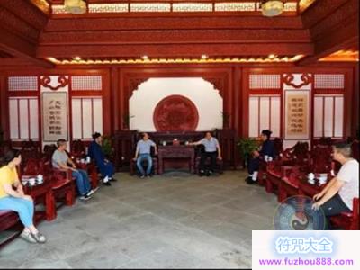 贵州省民宗委宗教处调研员包翔一行到福泉太极宫调研