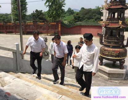 江苏省民宗委二级巡视员张全录检查镇江市润州道院安全整治及防疫工作