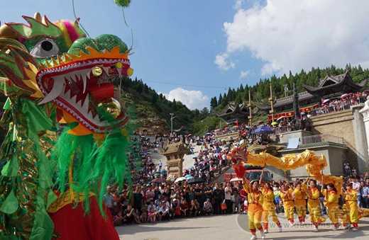 陕西榆阳黑龙潭道观举行传统龙文化旅游庙会