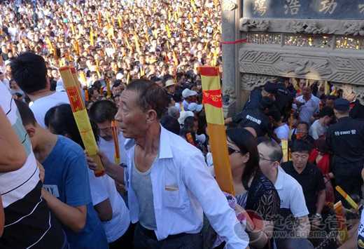 陕西榆阳黑龙潭道观举行传统龙文化旅游庙会