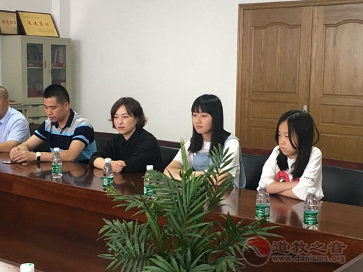 苏州城隍庙慈爱功德会资助贫困学生