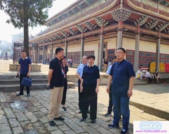 南昌市委常委、统战部长调研指导西山万寿宫庙会工作