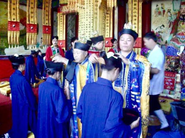陕西省汉中市西乡县道教协会隆重举行冠巾仪式