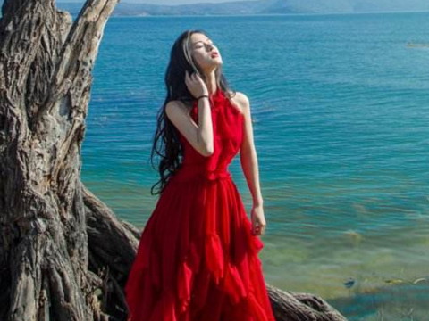 对感情很随便的女人八字