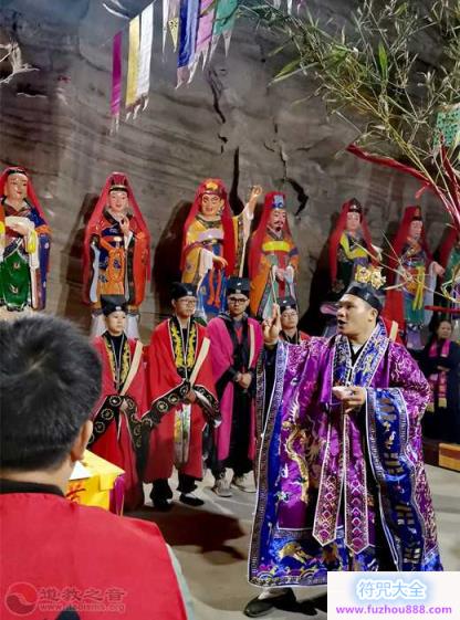 广西桂平市白沙罗丛岩举行开光祈福法会