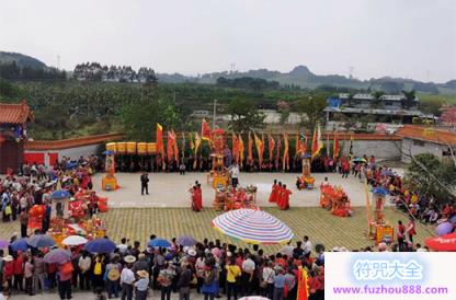 广西桂平市白沙罗丛岩举行开光祈福法会