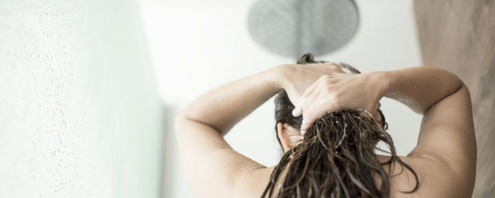 冬天早上洗头有损健康