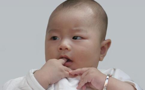 早出世的孩子易患厌食症