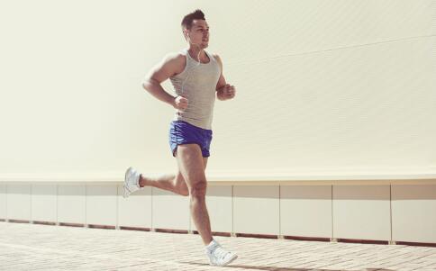 高抬腿帮你减小腹