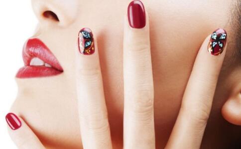 用牙签DIY彩绘雪花美甲