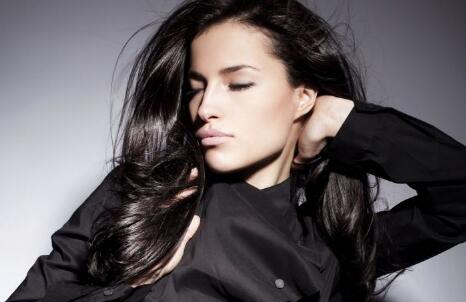 改动形象 从挑选时髦刘海开端