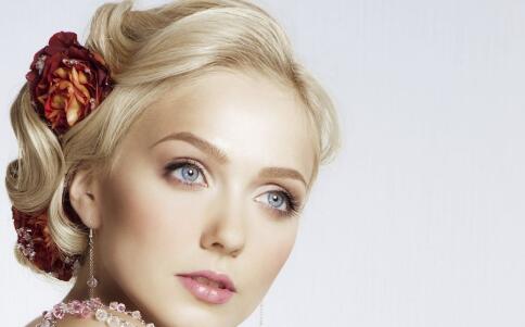 改动形象 从挑选时髦刘海开端