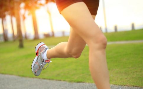 女人裸体运动更能瘦身