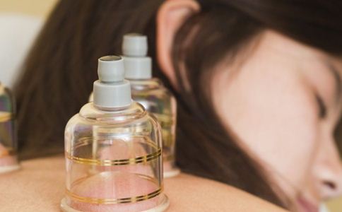 锦州情侣墓地办婚礼 新郎称肯定不是炒