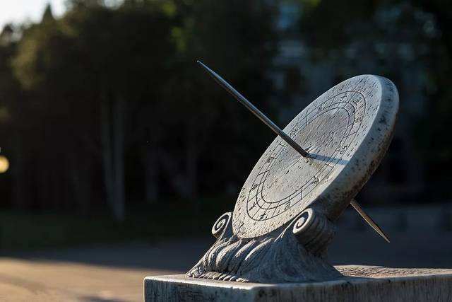 出世时辰对照表和命运之间的联络