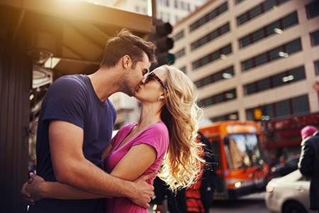 海中金命跟城头土命配吗