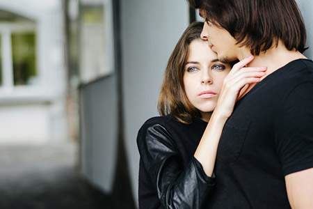 路旁土命跟杨柳木命配吗