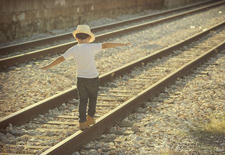 六月八字配对爱情动摇日猜测