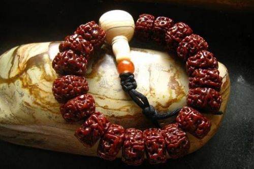 属虎女戴菩提子最忌讳三个