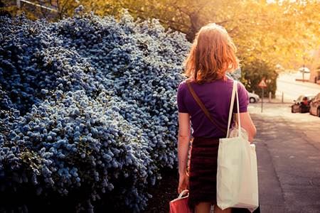 女人龙年出生人的命运