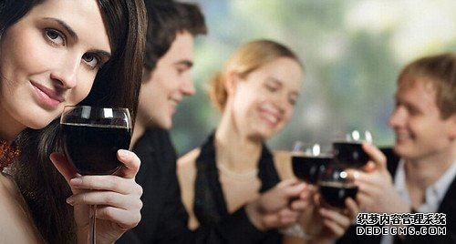 你要当心身边哪些小人或奸滑的人？