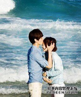 你是否太爱粘着另一半了