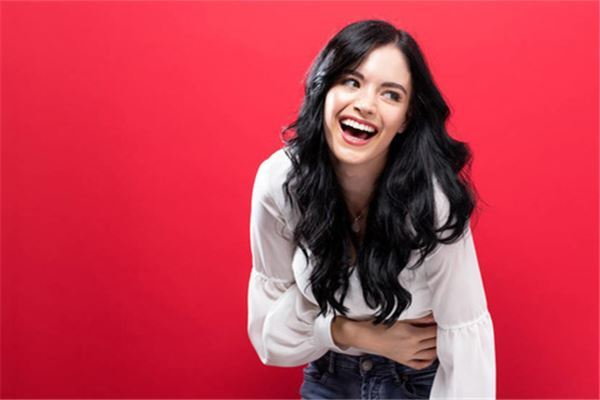 天蝎座女生对你有好感的信号 天蝎女生喜爱你的体现