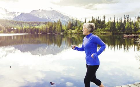 白叟冬天保健留意