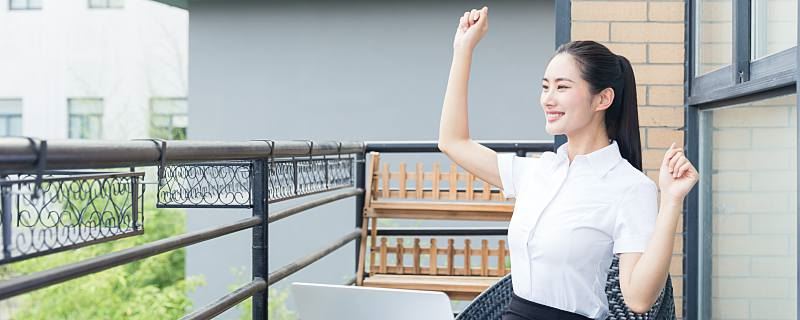 梦见女同事出现在梦里是什么意思 梦见女同事出现在梦里是什么预兆