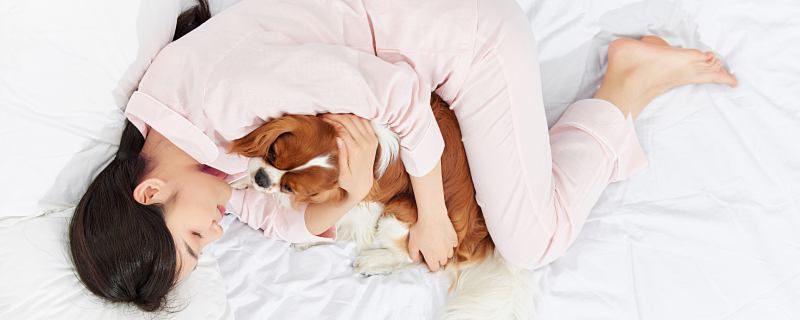 梦见自己光脚走路的意义 梦见自己光脚走路意味着什么