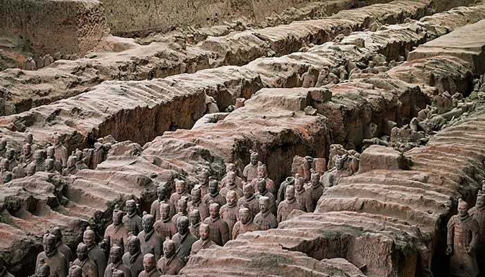 梦见空坟坑什么征兆 梦见空坟坑什么意思