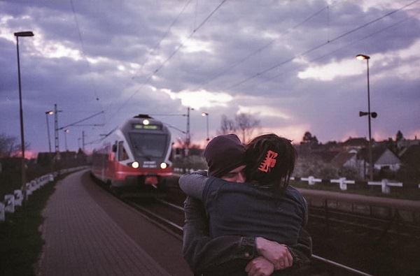 梦见跟喜爱的人在一起预示什么 梦见跟喜爱的人在一起有什么预兆