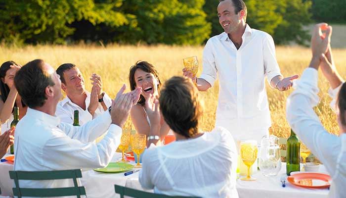 梦见全家聚会什么意思 梦到全家聚会有什么预兆