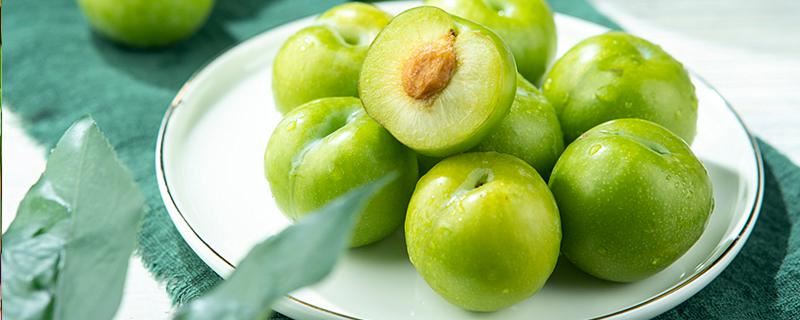 女性梦见吃李子好甜什么意思 女性做梦梦见吃李子好甜好不好