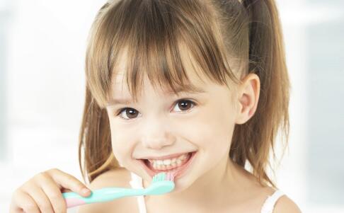 医治口腔溃疡 中医有必要分型   