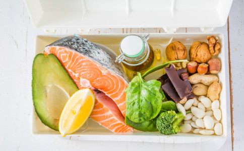 鸡腿菇拌黄瓜粉丝的做法