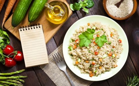 怎么让青菜饭坚持碧绿色彩