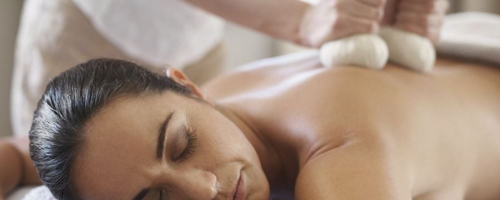 健康卧室床头别放5样东西