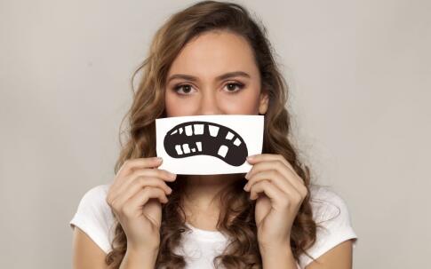 芦根甘草治口臭漱口方