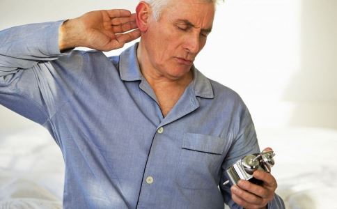 白叟怎样吃梨止咳办法